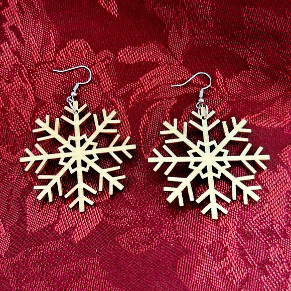 Wooden Snowflake Earrings - Picture 1 of 1